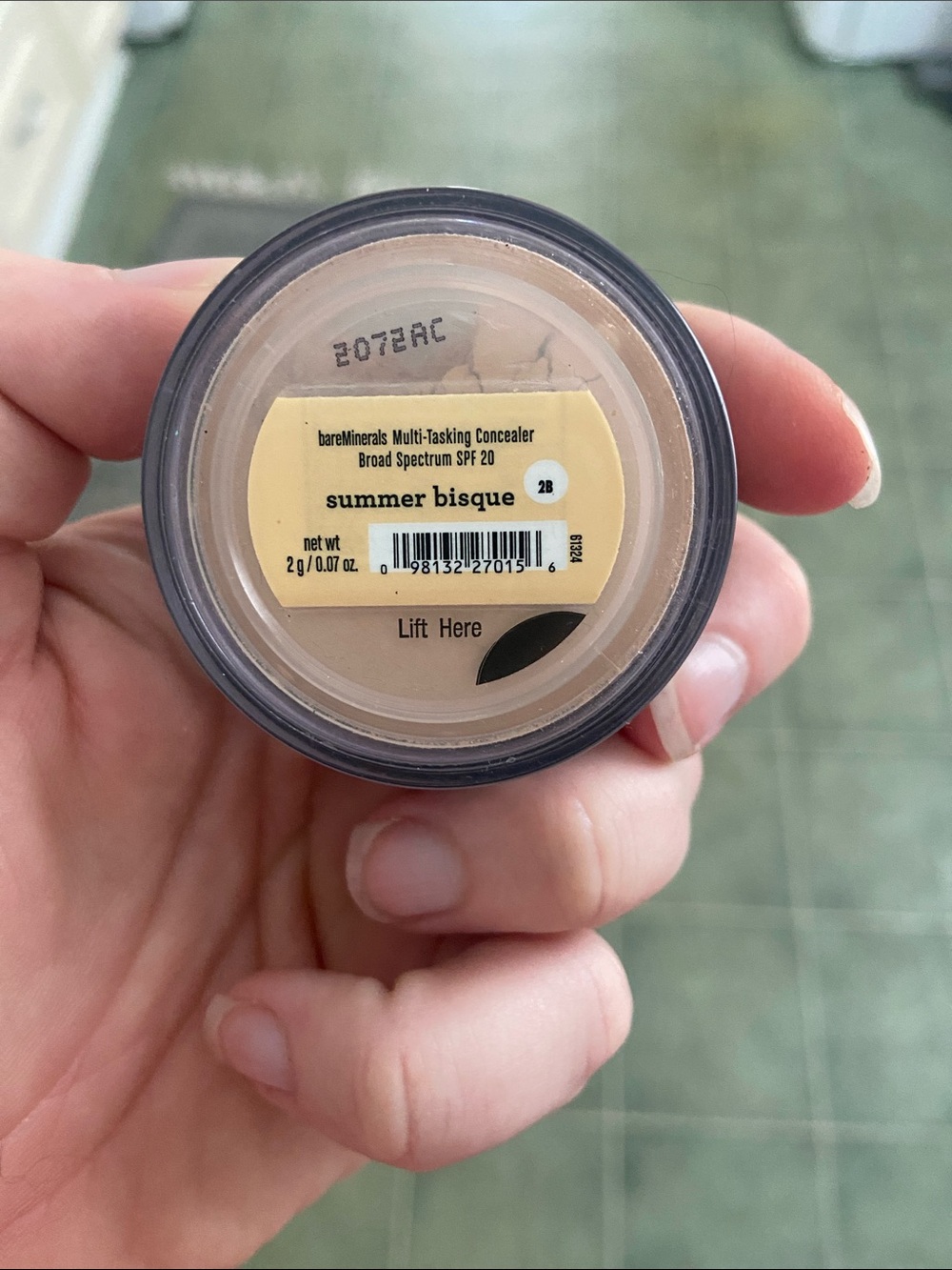 bareMinerals Multi-Tasking Concealer in Summer Bisque (beige, cream)